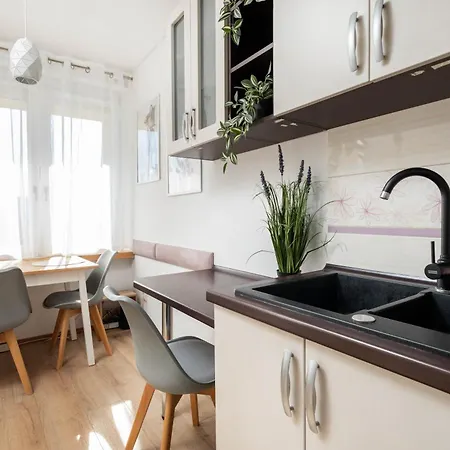 Jonagold Metro Raclawicka * Warschau