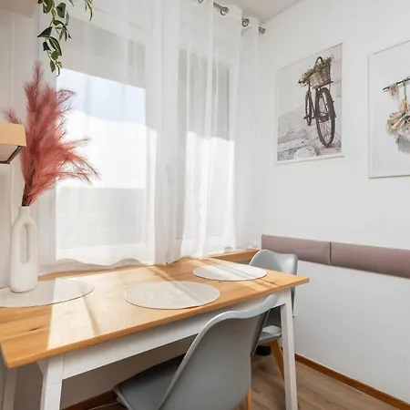 Jonagold Metro Raclawicka