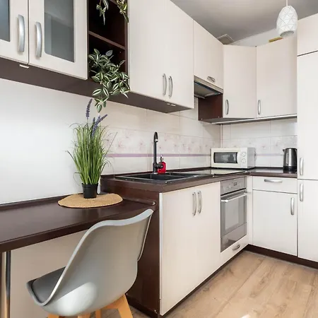 Jonagold Metro Raclawicka Appartement Varsovie