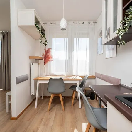 Appartement Jonagold Metro Raclawicka *